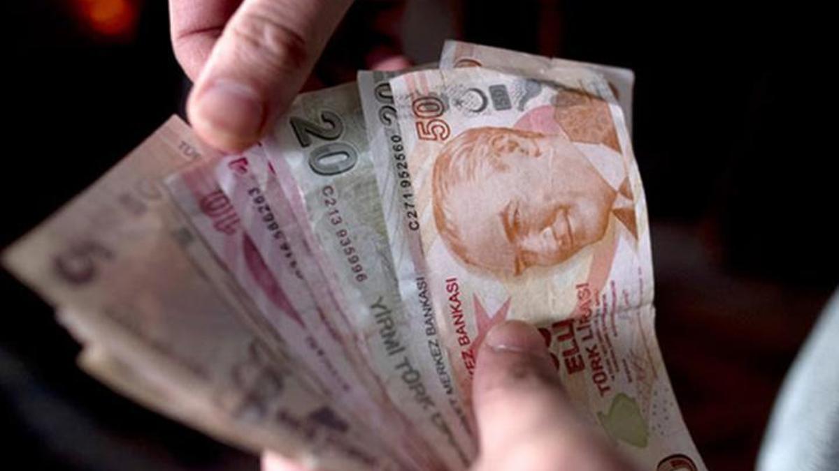 Emekli çalışan kendi isteğiyle işten ayrılırsa tazminat alabilir mi?