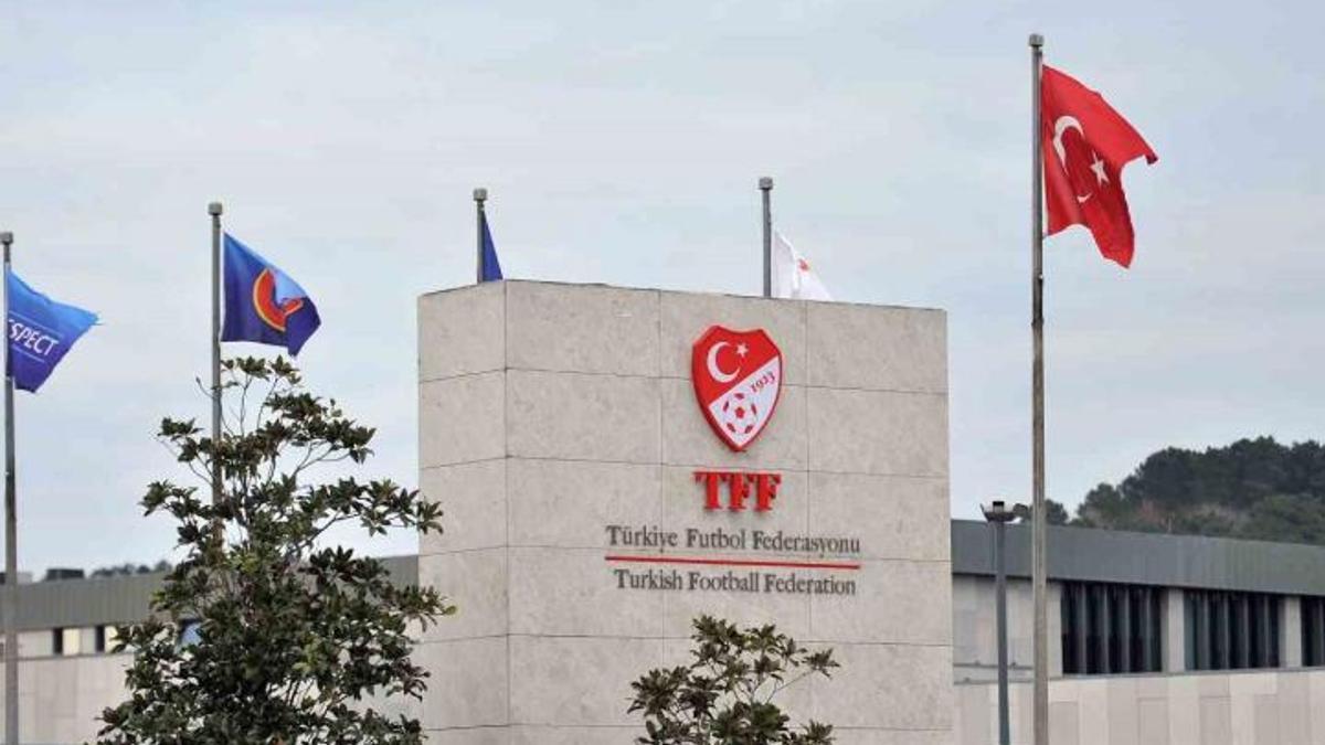 Türkiye'de transfer sezonu ne zaman bitiyor? UEFA kadro bildirimi son tarih ne zaman?