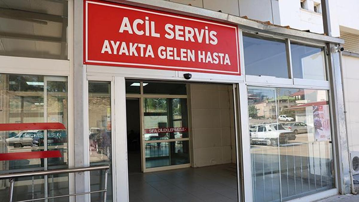 Adana'da mahalle maçında saha savaş alanına döndü! Taş ve sopalar hava uçuştu
