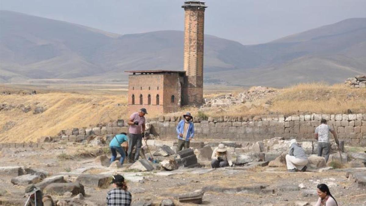 UNESCO mirası Ani'de tarihi keşifler: 7 farklı noktada Selçuklu izleri ortaya çıkıyor!