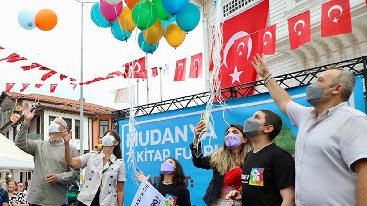 Bursa'dan yürek ısıtan görüntüler... Yüzlerce kişi Ali Demir için balon uçurdu