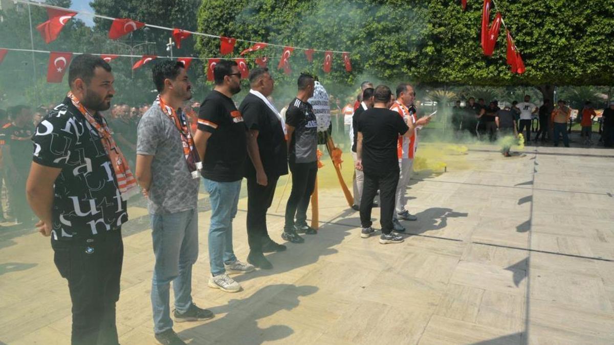 Türk futbolunda görülmemiş olay! Taraftarlar kulüplerine talip oldu
