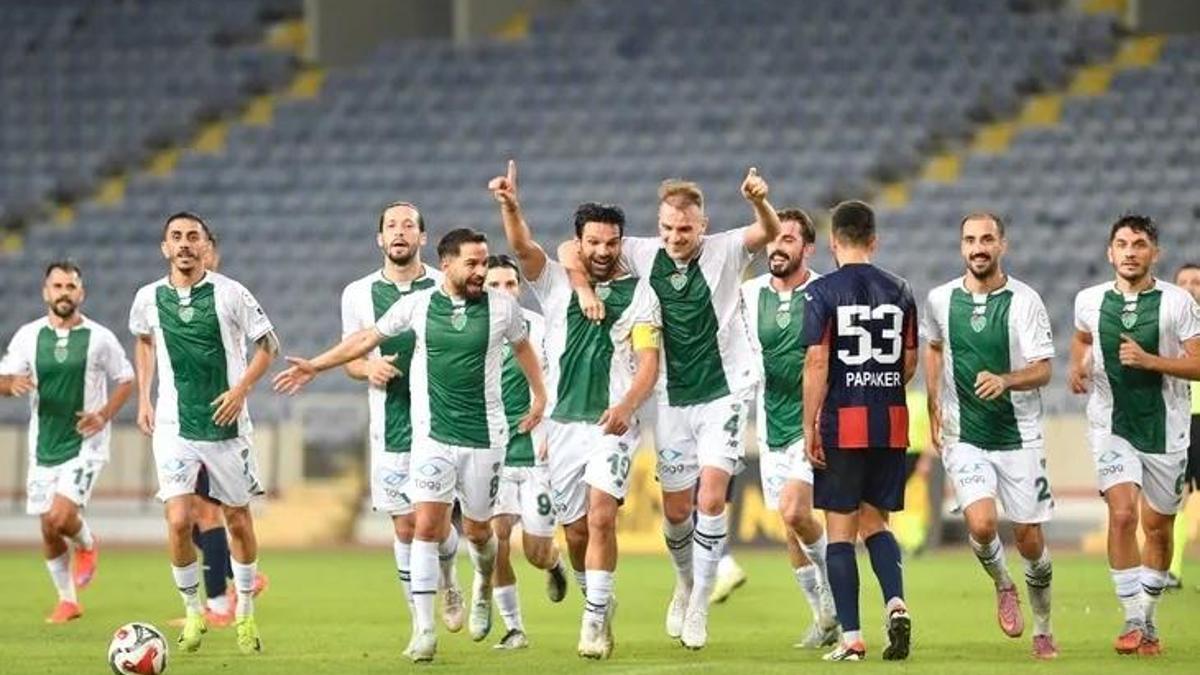 Bursaspor 3'te 3 yaptı! Mersin engelini rahat geçti