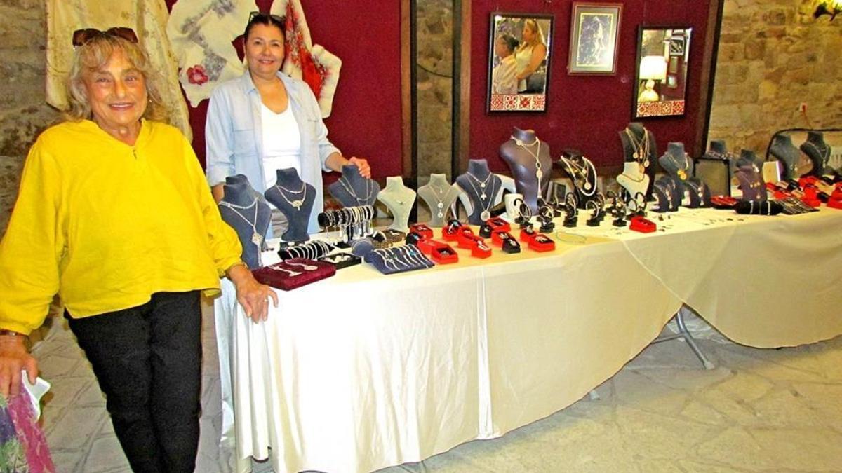 Çeşme'nin tarihi kalesi emeğin sergisi oldu!