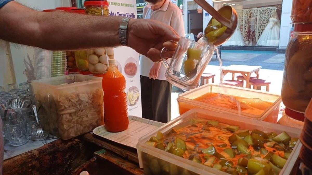 Kış mevsiminin vazgeçilmezi tezgahlarda yerini aldı