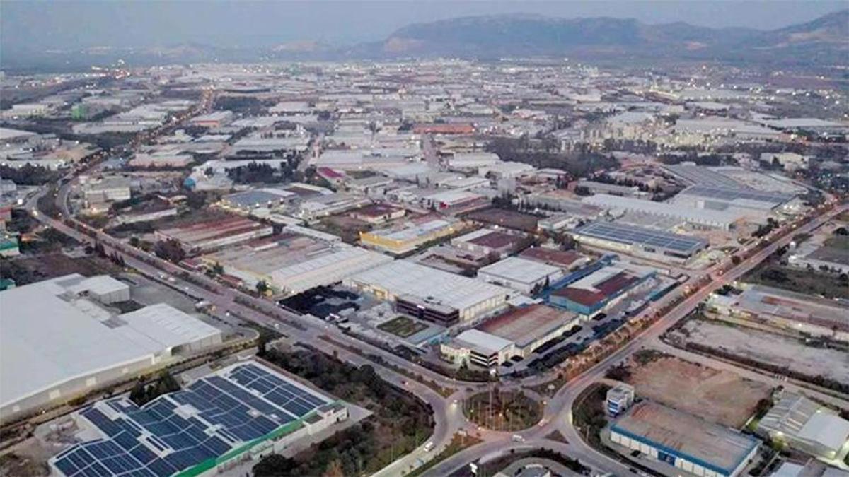 Adana'nın göbeğinde kalan sorun: Tarihi köprünün yanındaki sanayi sitesine yıkılıyor ne taşınıyor!