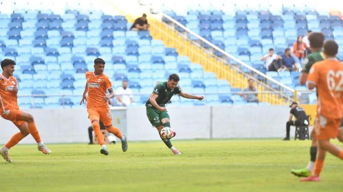Bursaspor, Adanaspor’u gole boğdu! Liderliği kaptırmaya niyetleri yok