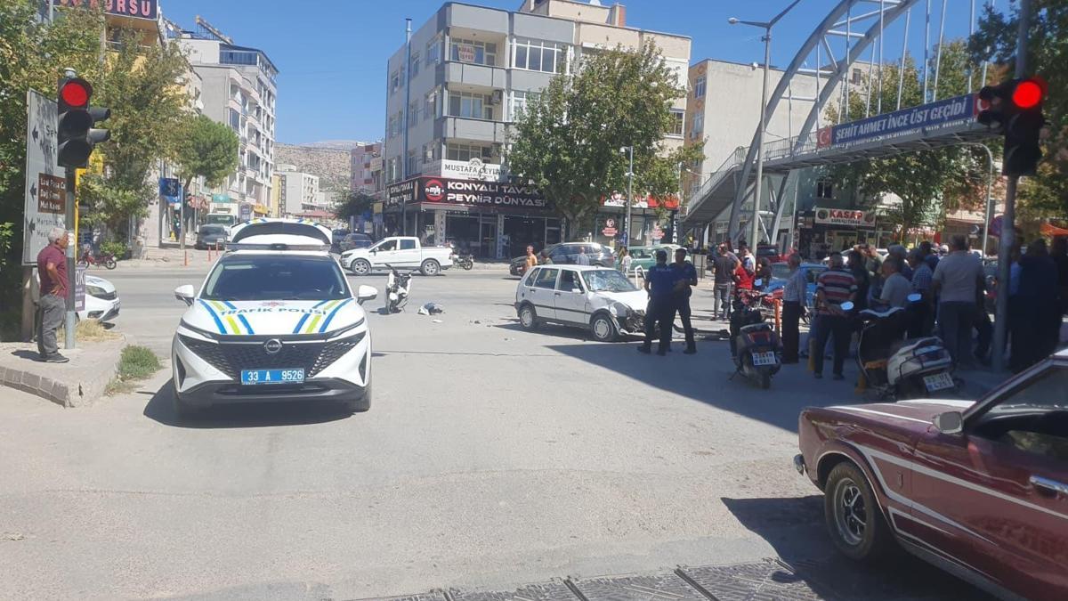 Kavşakta otomobille çarpışan motosikletin sürücüsü yaralandı