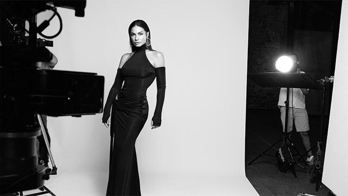 Demet Özdemir’den siyah beyaz pozlar