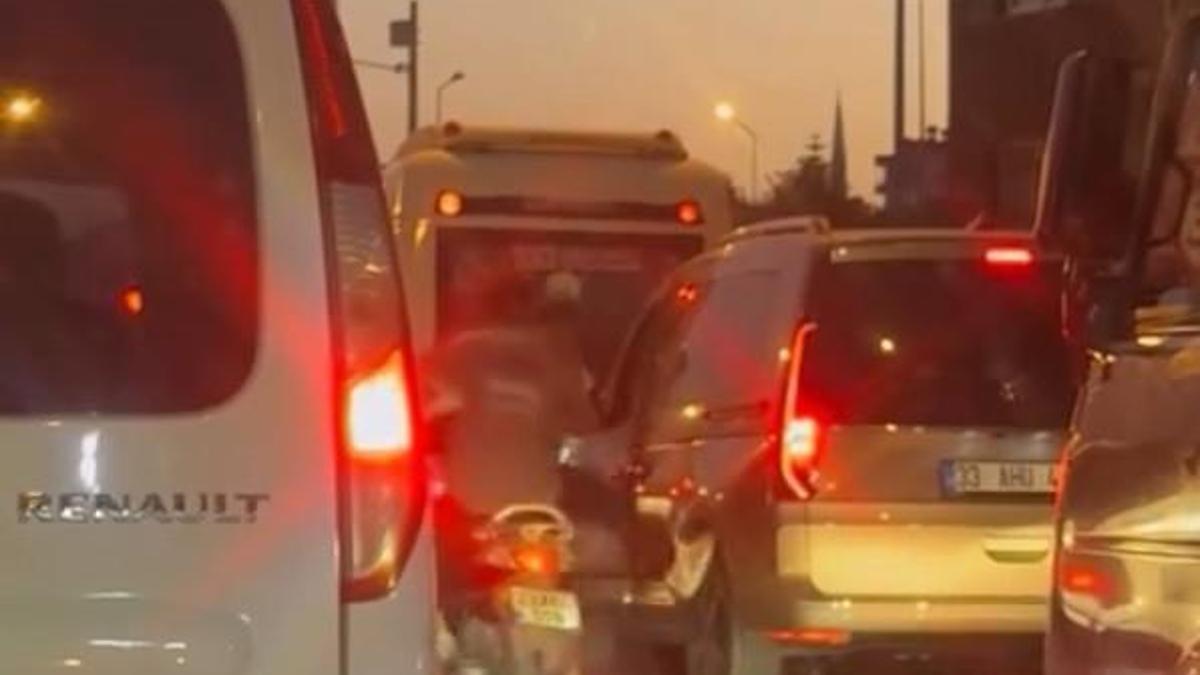 Mersin’de trafik kavgası kamerada
