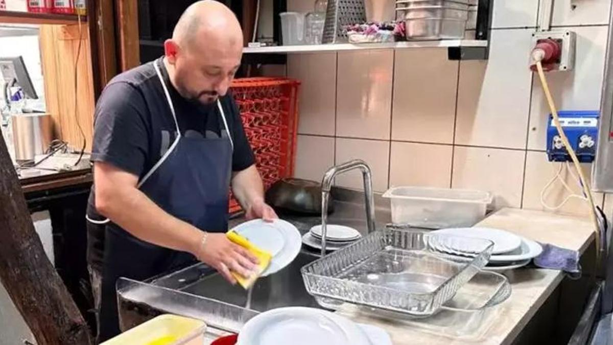 Bursa'da bulaşıkçıydı, şimdi patron oldu! 24 yıl çalıştığı satın aldı