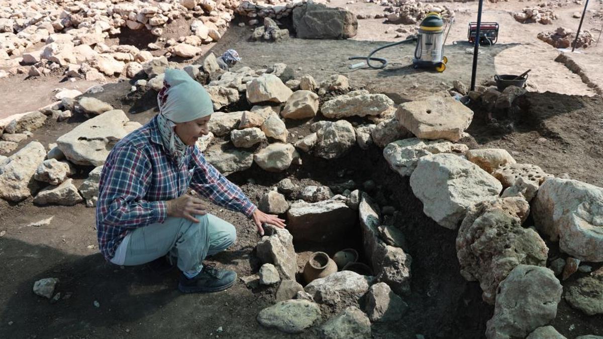 Diyarbakır'da dev arkeolojik keşif: 5 ve 11 bin yıllık 6 mezar bulundu!