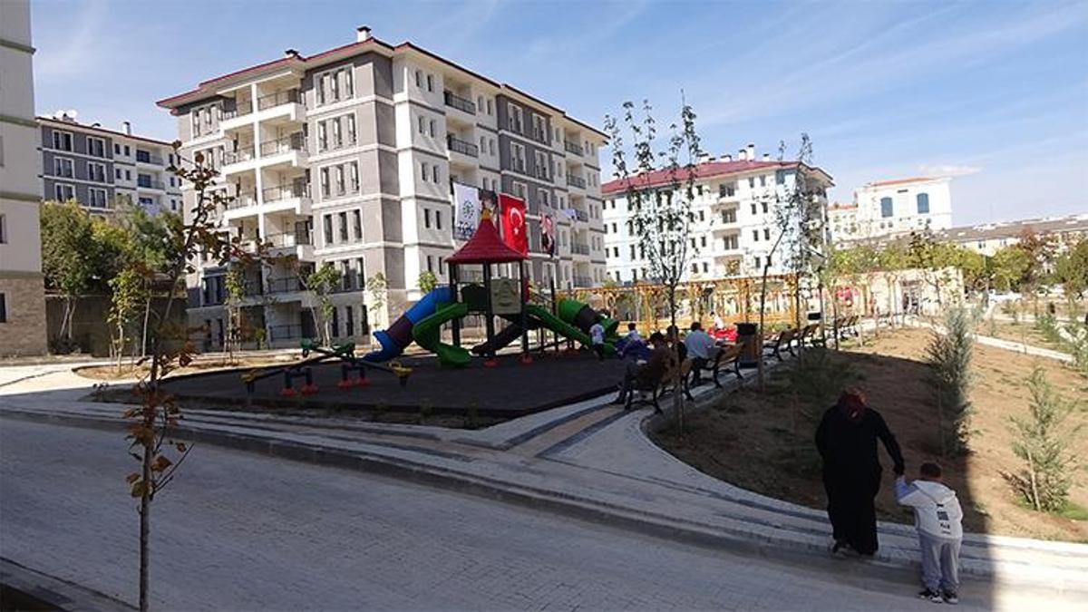 Yozgat’ta 338 aile yeni evlerine kavuştu!