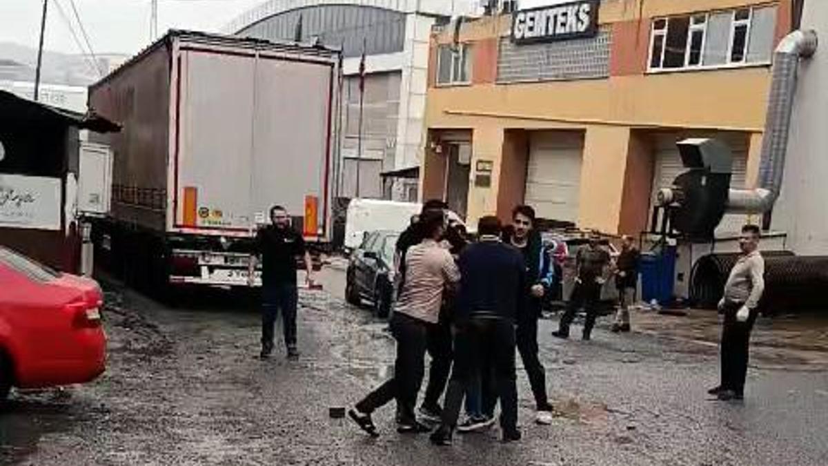 İstanbul - Esenyurt'ta tekmeli yumruklu yük indirme kavgası