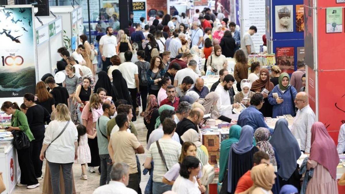 Kocaeli'de dünya rekoru denemesi: 4100 ebeveynle kitap okuma denenecek