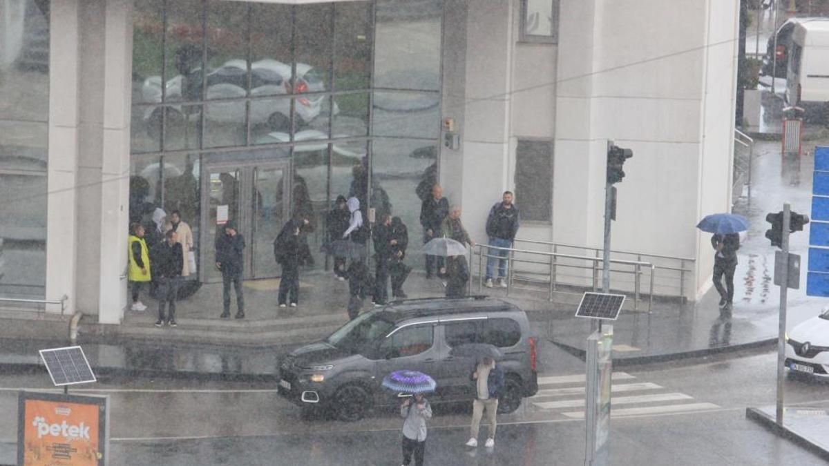 Samsun sağanak altında! Metrekareye 51 kilo yağış düştü