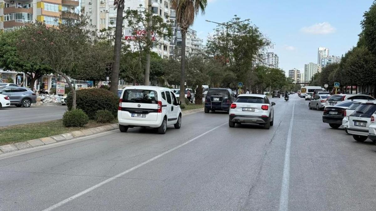 Bölge sakini dert yandı! İzin alamadıkları için servisler geçmiyor