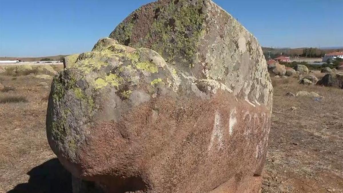 Defineciler durmuyor, bu kez Yozgat'ta ortaya çıktılar! Binlerce yıllık tarih yok oluyor