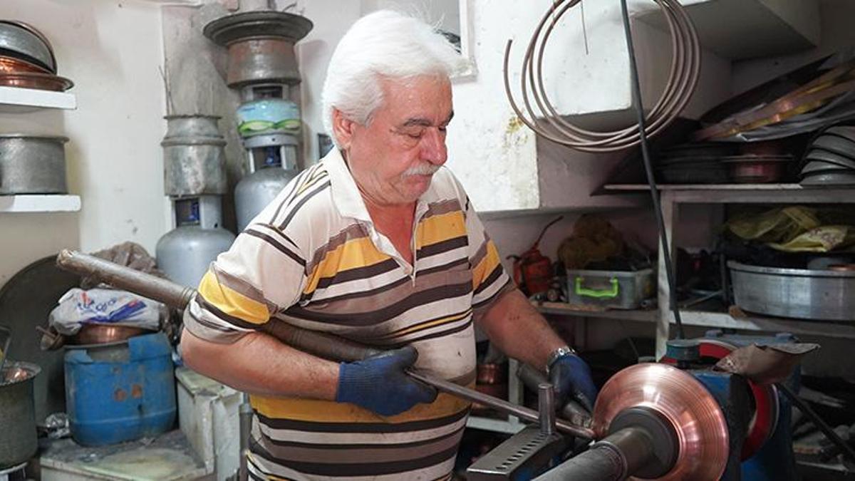 54 yıllık usta, ürünlerinin sırrını açıkladı: ‘Fiyatı 150 liradan başlıyor, doktor tavsiyesiyle alanlar var'