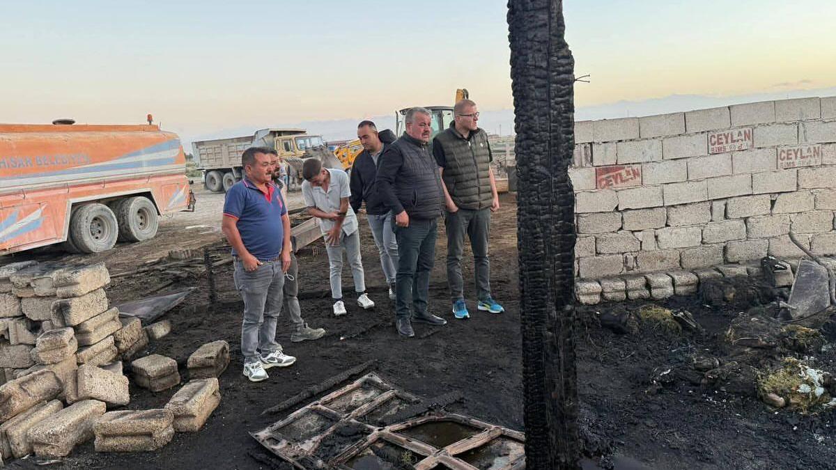 Niğde'de ahır yangınında 170 küçükbaş telef oldu