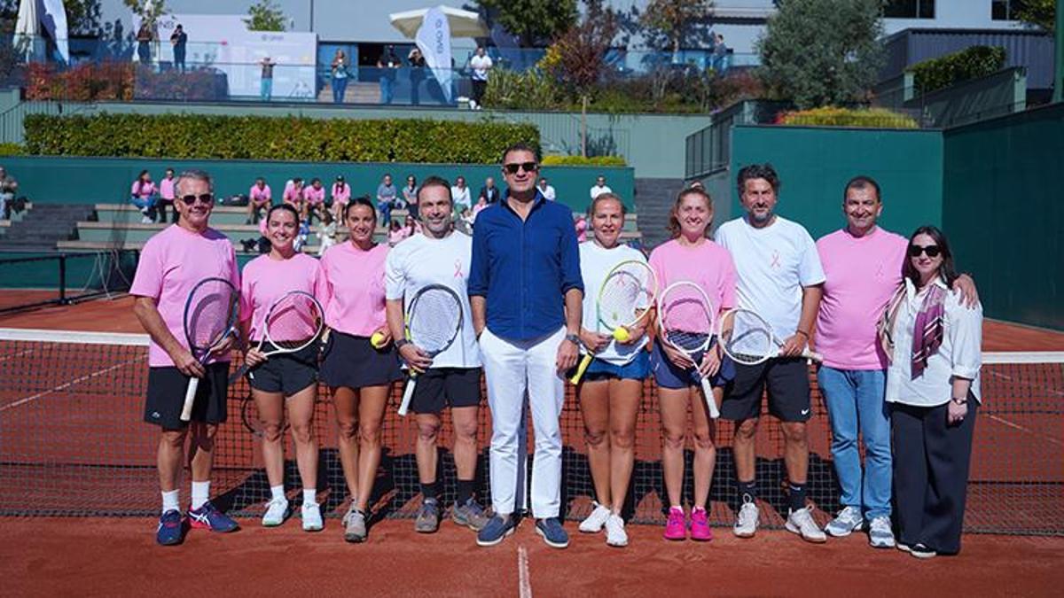 Meme kanseri farkındalığı için tenis turnuvası ve yürüyüş