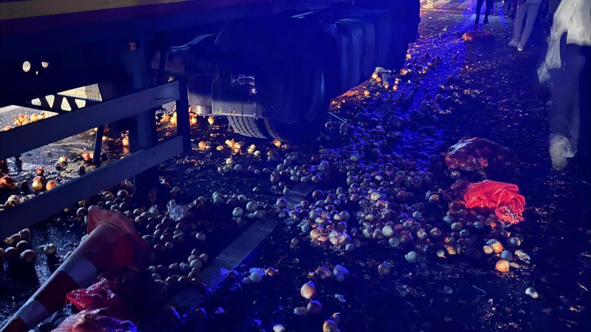 Batman’da TIR, park halindeki TIR’a çarptı: 1 ölü, 1 yaralı