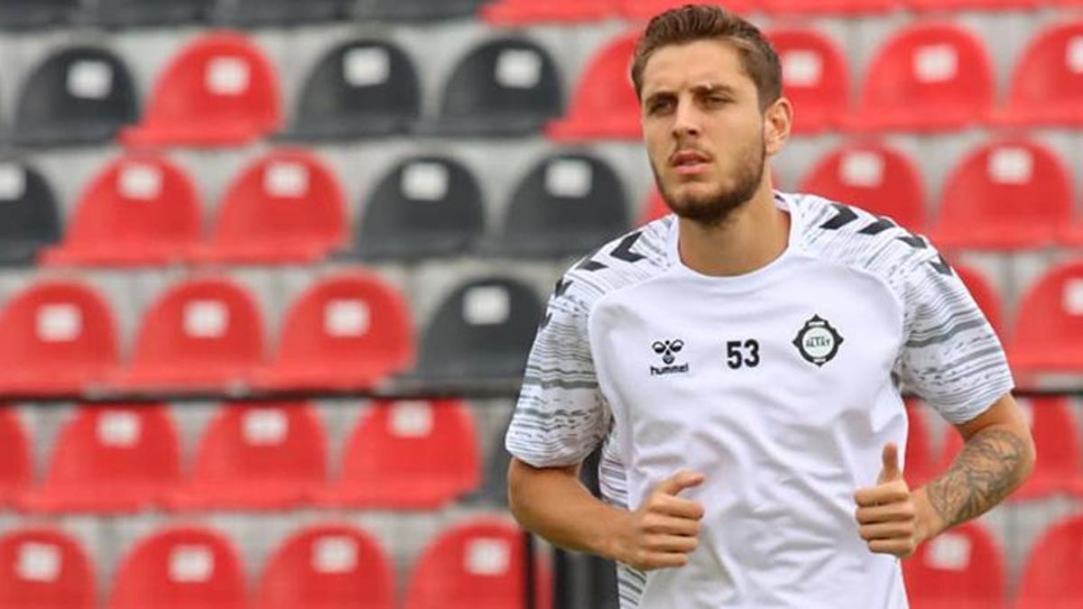 Altay'a kötü haber! Yıldız isim forma giyemeyecek