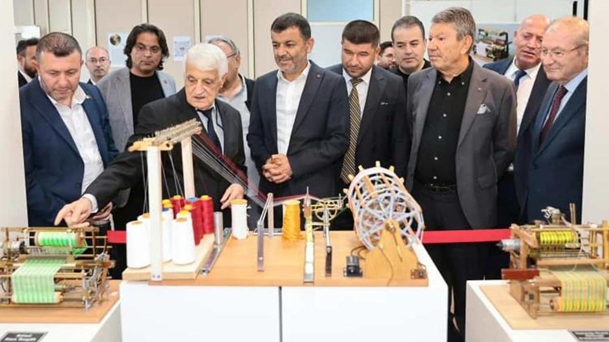 Babadağlı usta hayran bıraktı! El yapımı minyatür tezgahlara yoğun ilgi!