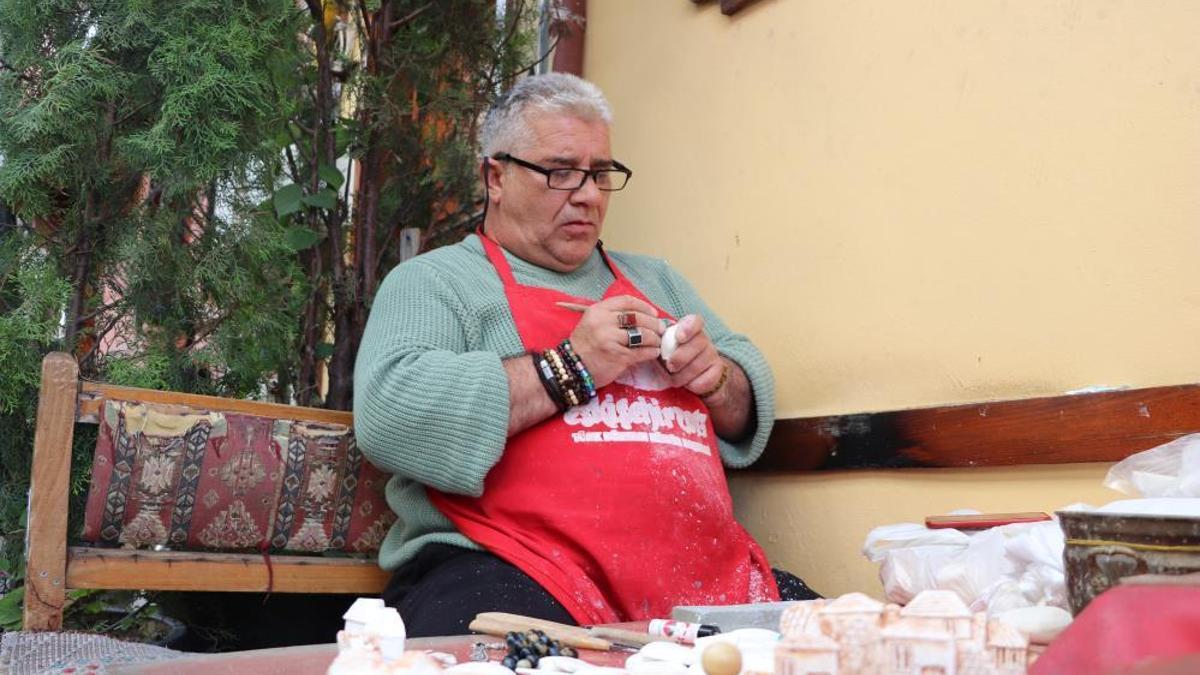 Eskişehir'in beyaz hazinesi! Gerçek lüle taşı tozuyla sahtesi yapılıyor