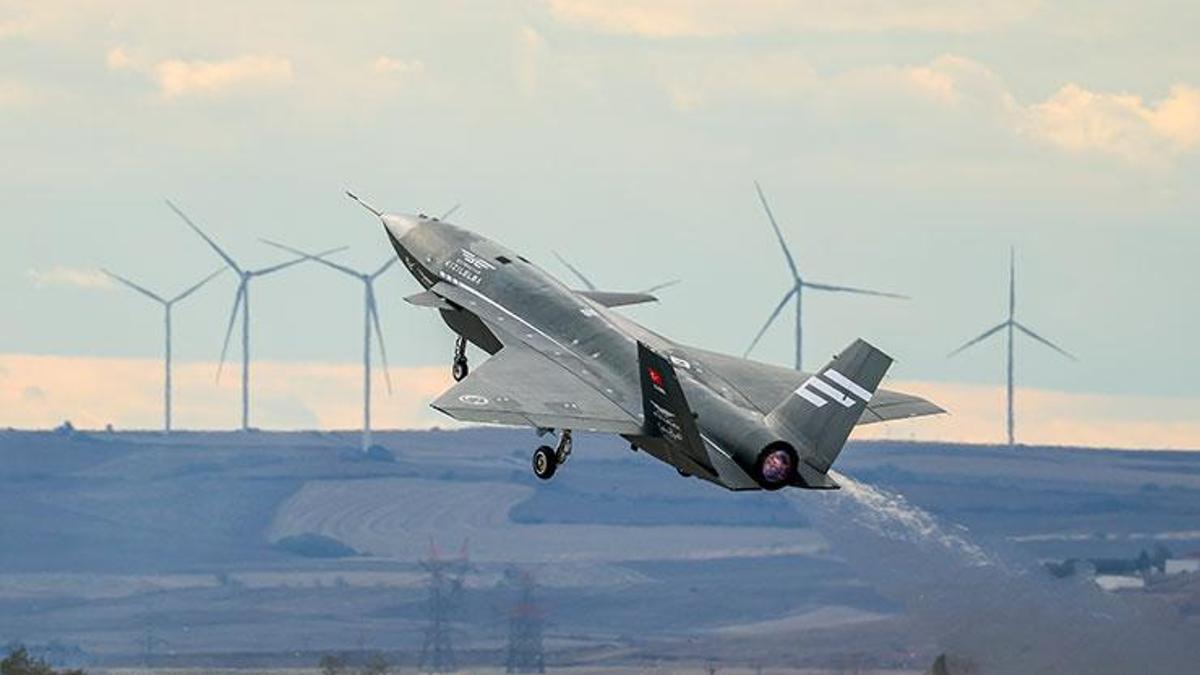 Bayraktar KIZILELMA'dan ilk atışta tam isabet!