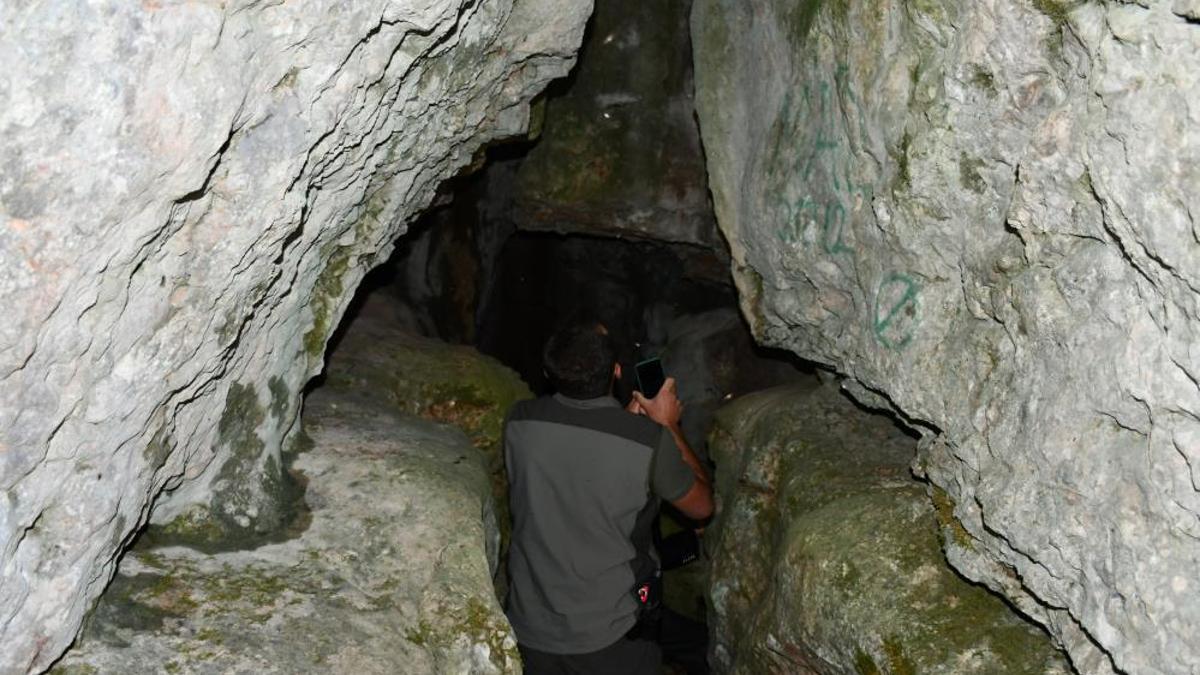 Bin 700 rakımlı zirvede 4 kilometre uzunluğundaki mağara görenleri mest ediyor