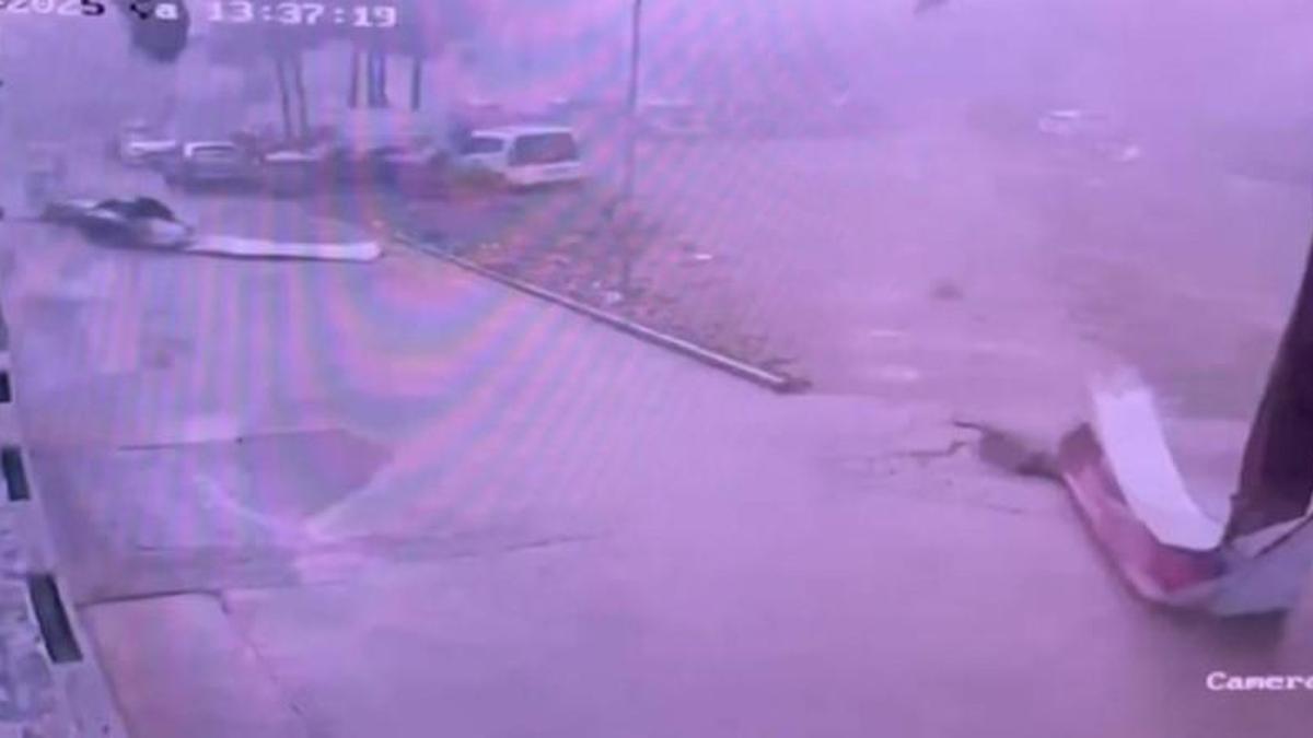 Kozan'da hortum felaketi: Ders esnasında okulun çatısı uçtu!