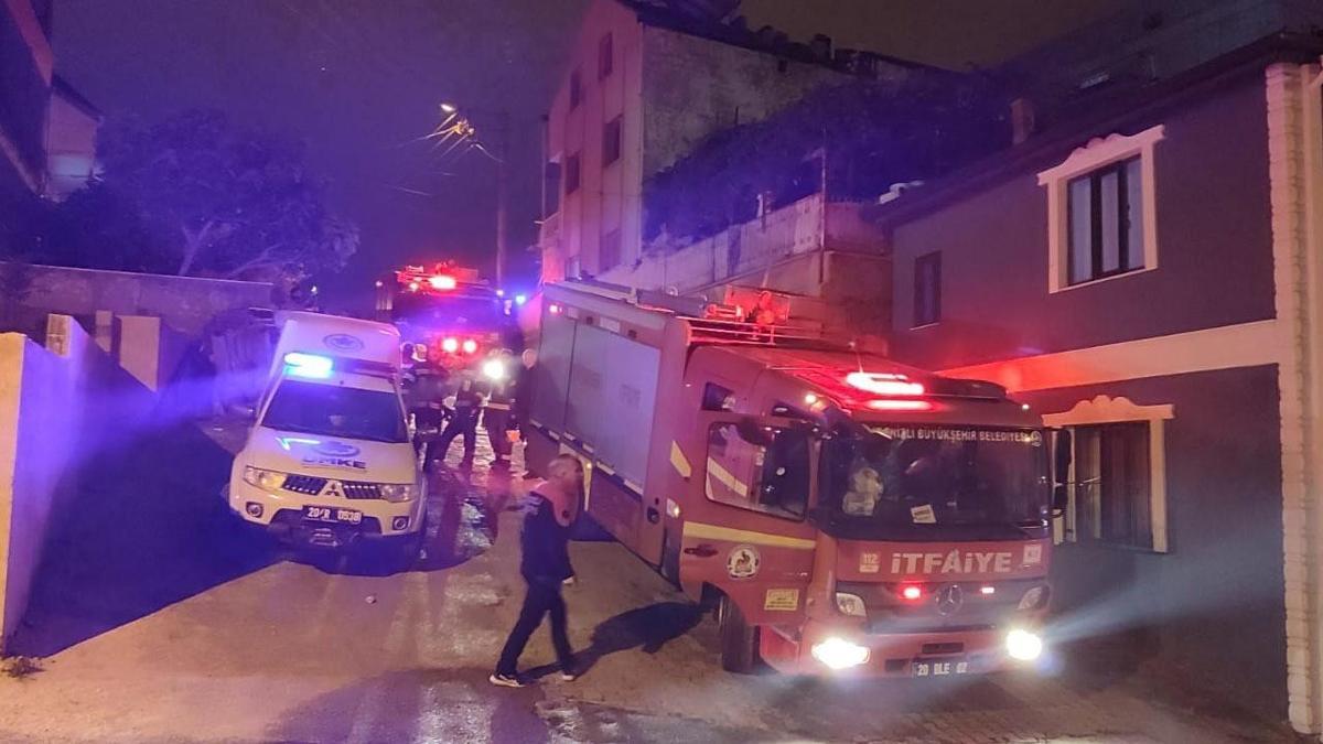 Denizli’de tek katlı evin tavanı çöktü; 6 yaralı