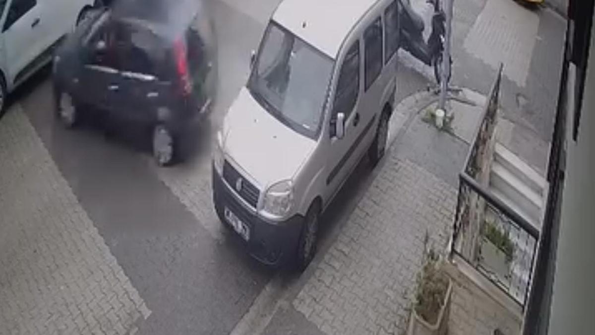 İstanbul - Ataşehir'de motosikletli saldırganlar oto galeriyi kurşunladı: 2 yaralı
