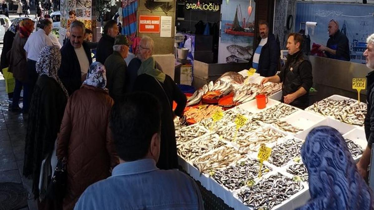 Trabzon'da kilosu 150 liraya düştü, tezgahlar doldu taştı!