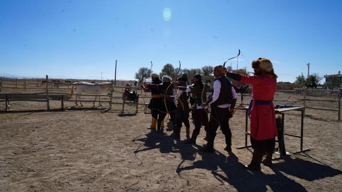 Doğu Türkistan’dan Niğde’ye uzanan yol! Altay köyünde Kazaklar kültürlerini yaşatıyor