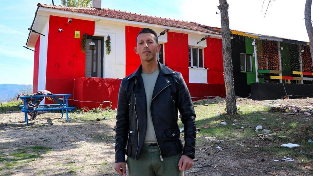 25 yaşındaki imamdan örnek proje: Çocuklar için köye spor ve sinema salonu kurdu!