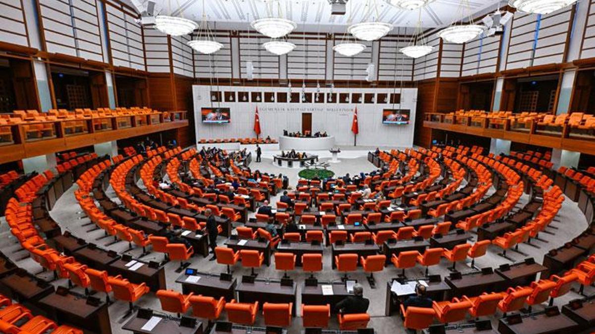 Lübnan tezkeresi Meclis'ten geçti! TSK'nın görev süresi 2 yıl daha uzatıldı