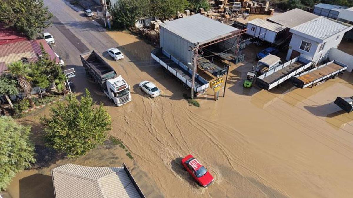 AFAD: Hatay'da konutları selden zarar gören 80 aileye zarar ödemesi yapıldı