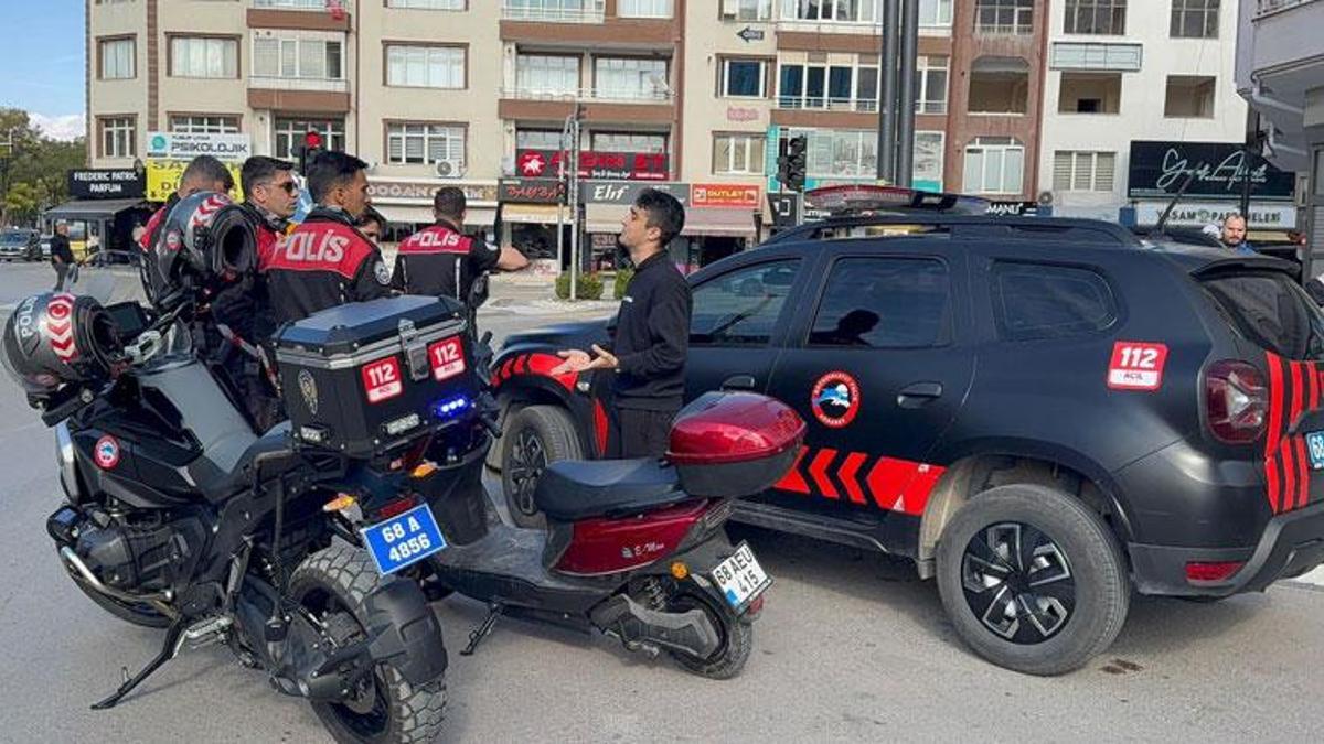 Aksaray’da ehliyetsiz arkadaşına motosikleti verdi 'Bir sürü cezam var' diye polise yalvardı