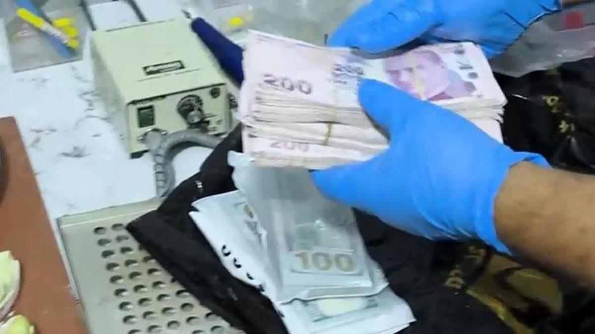 Iğdır Tuzluca'da sahte diş kliniğine operasyon: Tıbbi malzeme ile 21 bin 400 dolar ve 65 bin 900 lira ele geçirildi