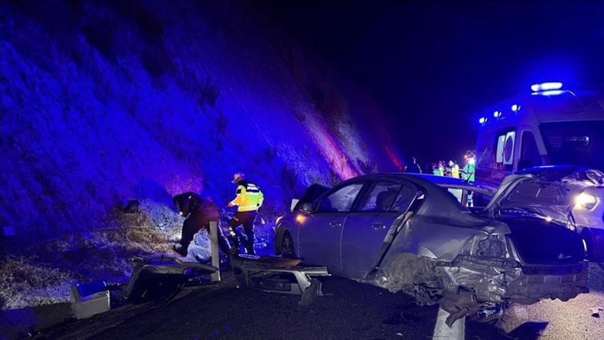 Balıkesir'de İstanbul-İzmir Otoyolu'nda kaza: 1 kişi öldü, 1 kişi yaralandı