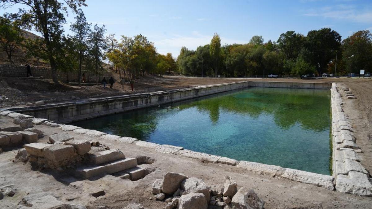 1800 yıllık havuzda acil kazı başladı! Niğde'de belediye ve arkeologlar harekete geçti