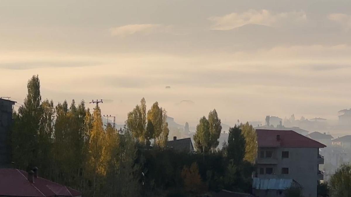 Hakkari'de kartpostallık görüntü! Çile bir anda ma…