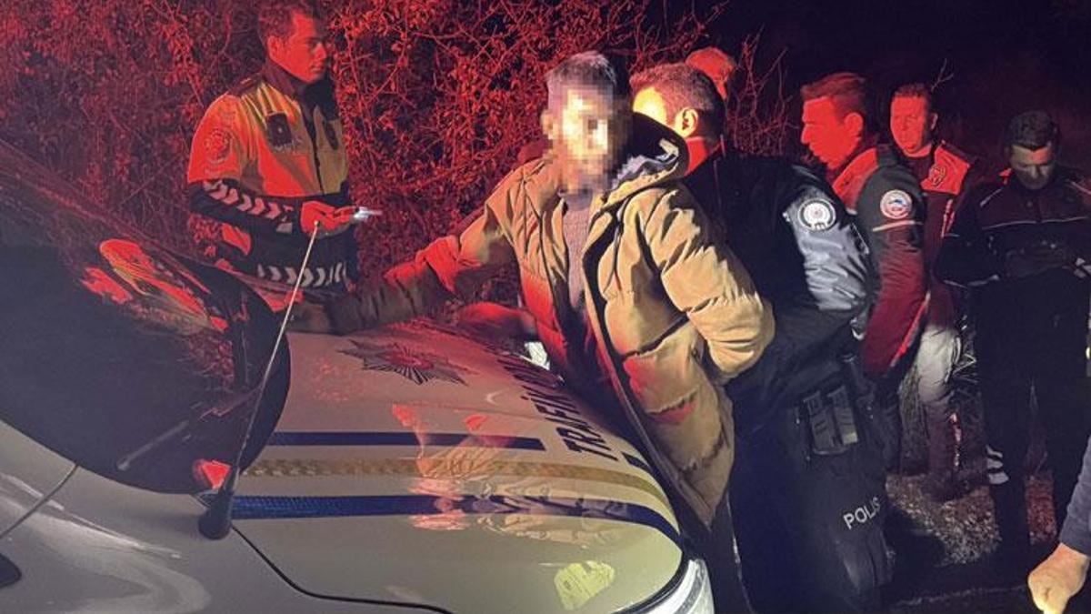 Kütahya’da alkollü sürücü, eşi ve 2 yaşındaki bebeği araçtayken polisten kaçıp, kaza yaptı