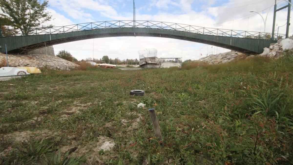 Gölde sular çekildi, yatlar karaya oturdu! Aşk Adası'nın etrafında da su kalmadı