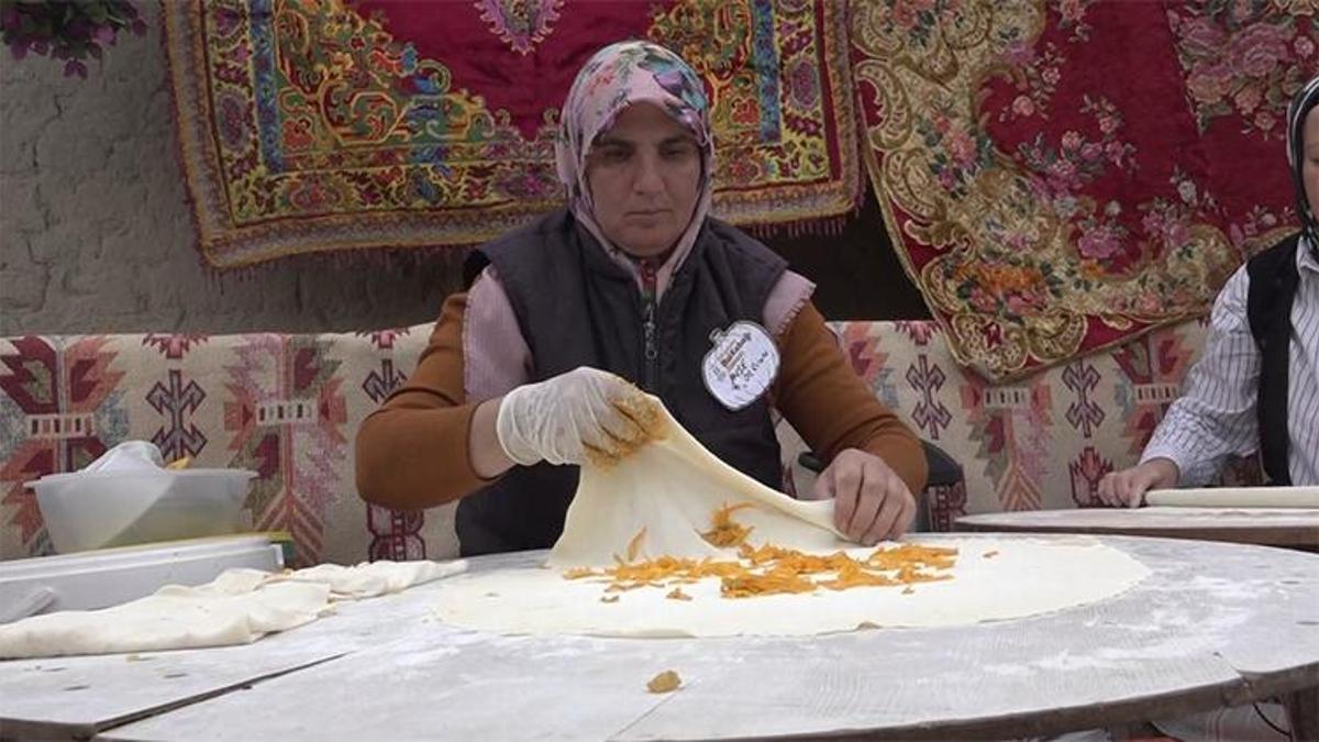 Eskişehir’de bal kabaklı gözleme kuyruğu: herkes bu tadı merak ediyor!