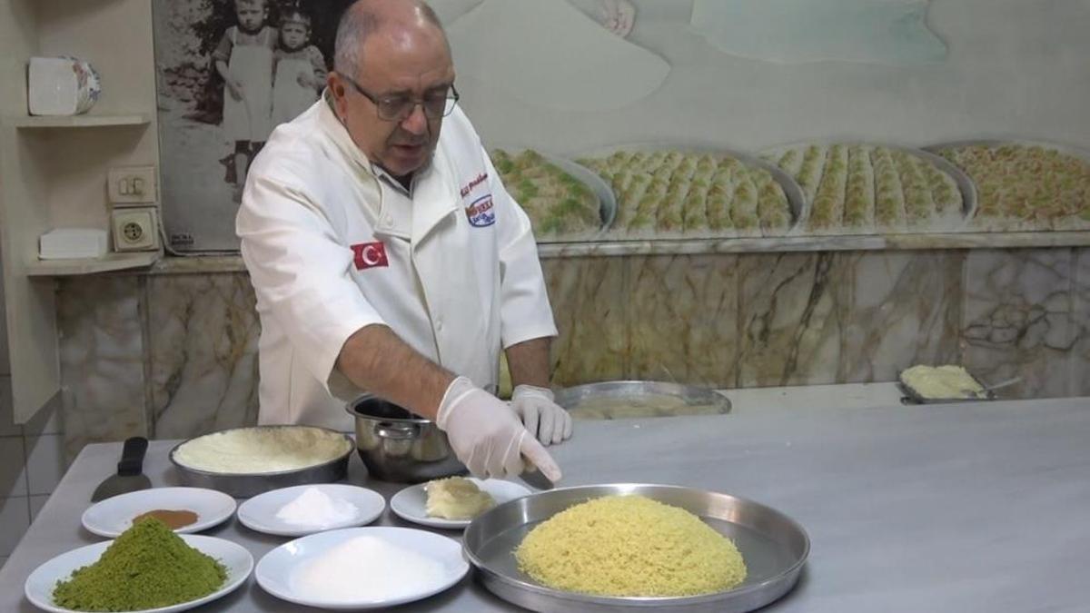 Bu tatlı sadece buraya özgü! Görenler kilo kilo almak istiyor, fiyatı her cebe uygun