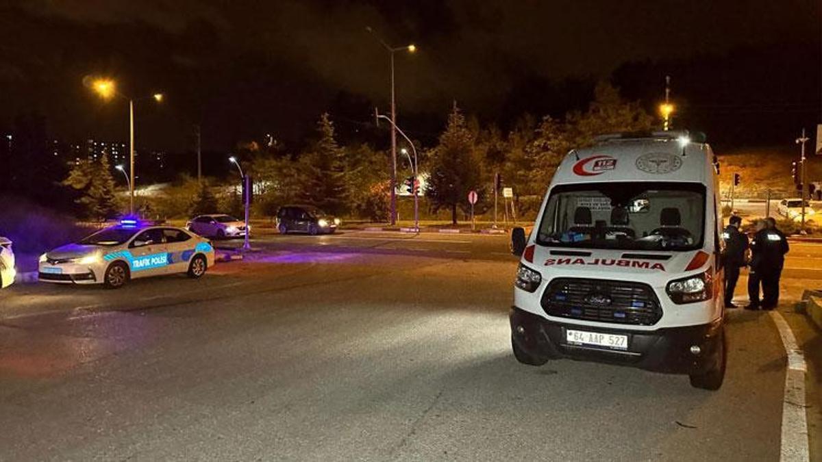 Uşak-İzmir karayolunda otomobil ile motosiklet çarpıştı: 2 yaralı