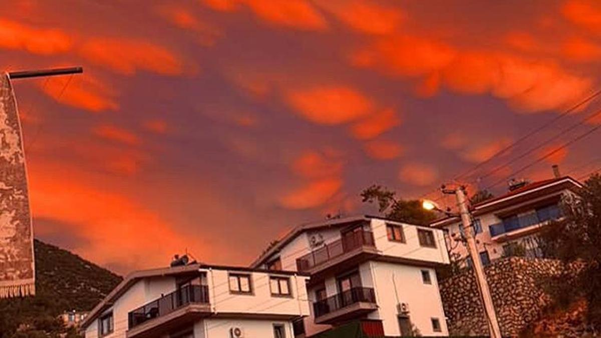 Fethiye'de doğanın görsel şöleni! Mammatus bulutları ortaya çıktı herkes telefonuna sarıldı: Mammatus bulutları nedir?